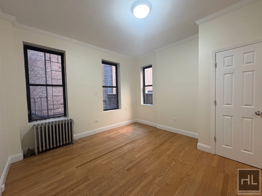 2 Avenue - Photo 4