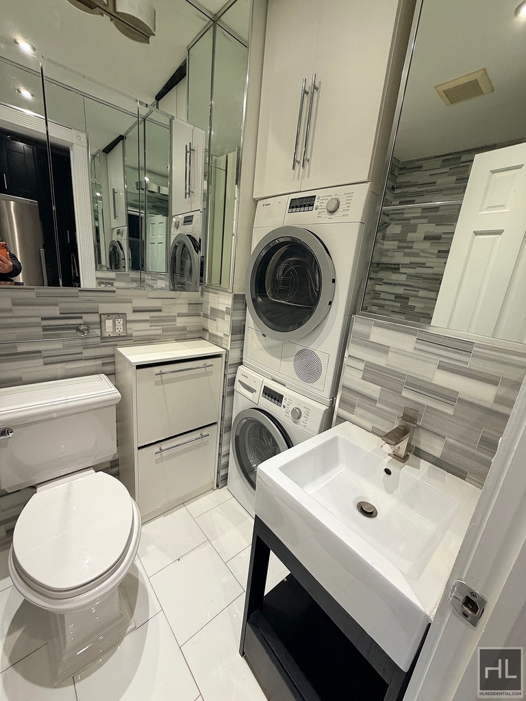 West 53 Street - Photo 6