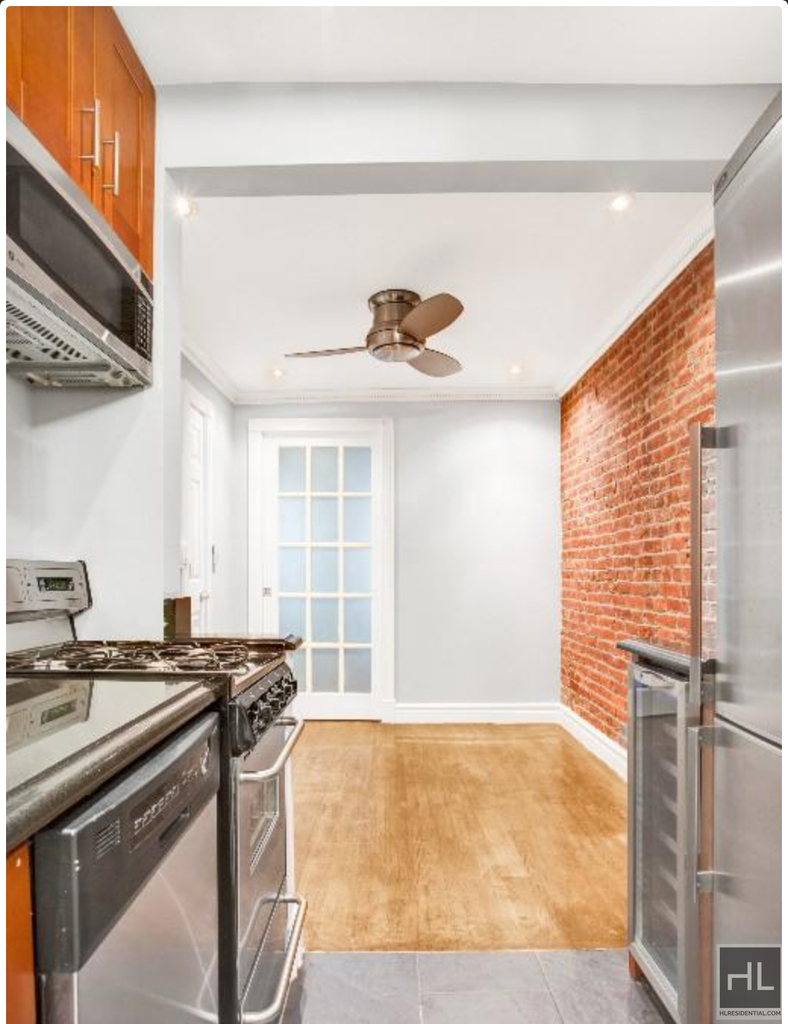 West 53 Street - Photo 2