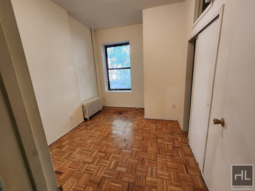East 89 Street - Photo 2