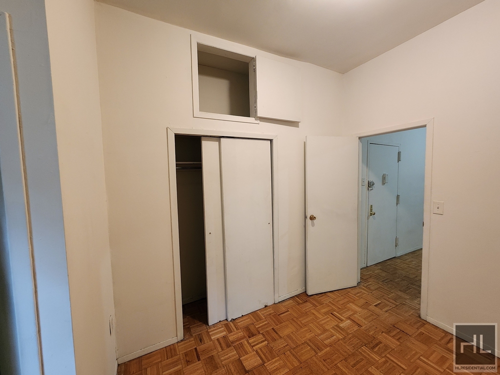 East 89 Street - Photo 3