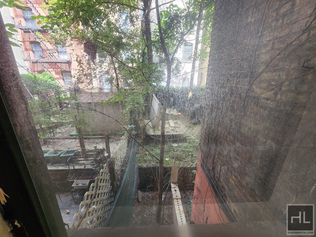 East 89 Street - Photo 5
