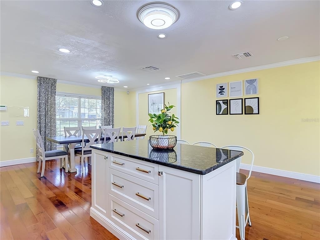 8261 Malvern Circle - Photo 10