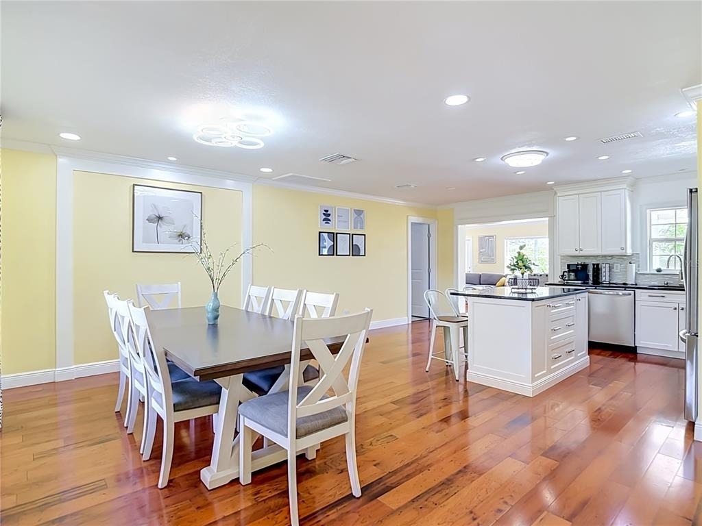 8261 Malvern Circle - Photo 3