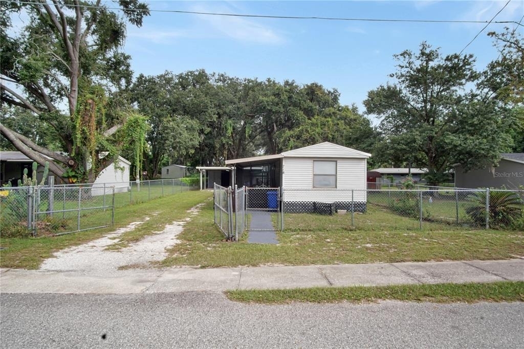 718 1st Street - Photo 3