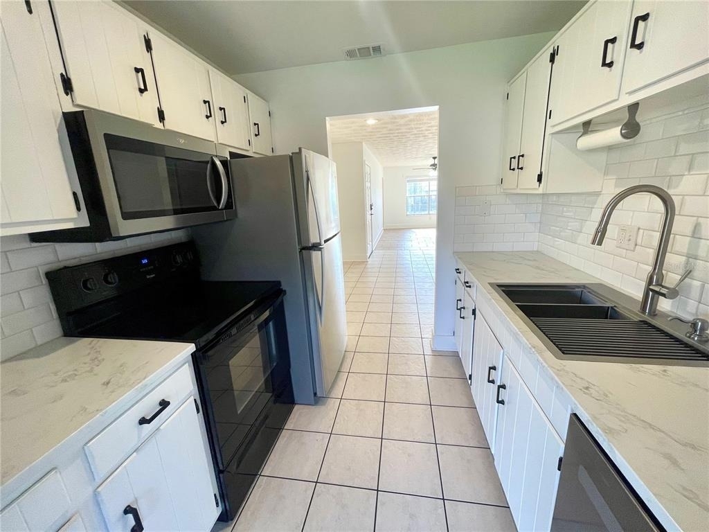 5301 Hansel Avenue - Photo 2