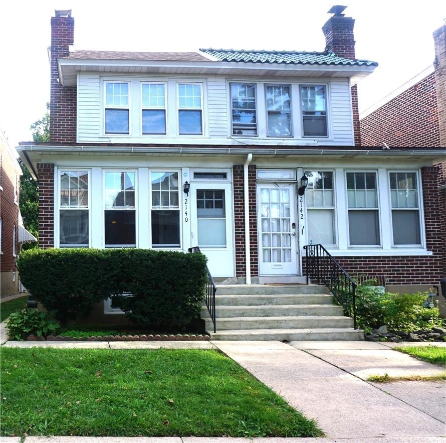 2140 W Washington Street - Photo 0