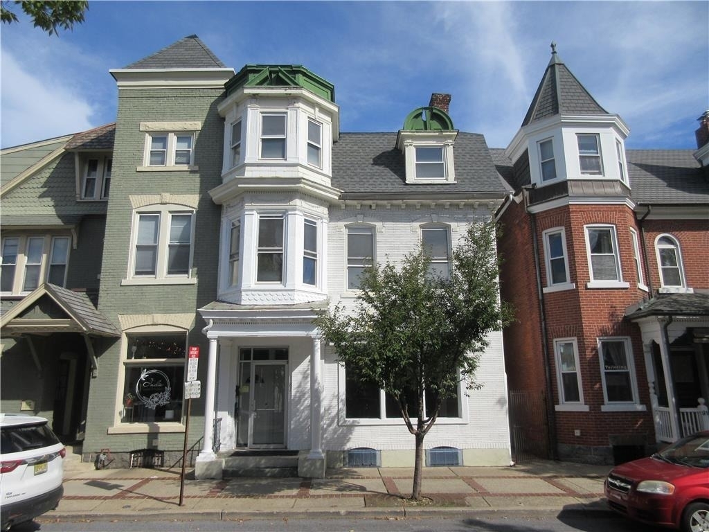 87 E Broad Street - Photo 0