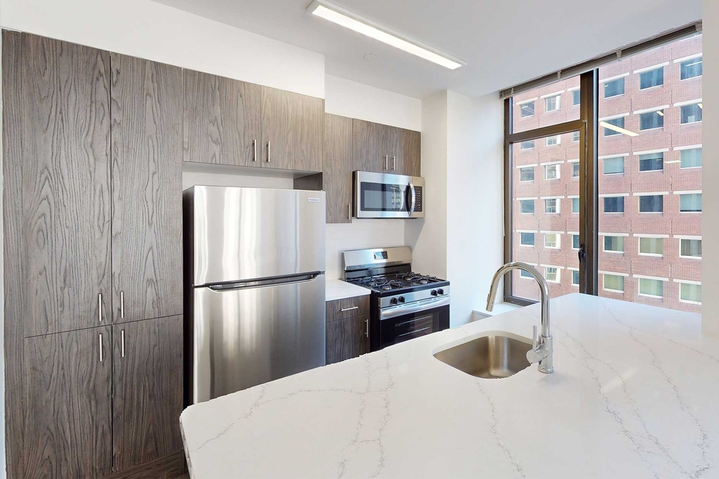 10 Hanover Square - Photo 5