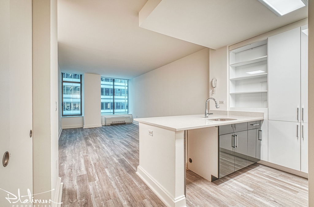 10 Hanover Square - Photo 3