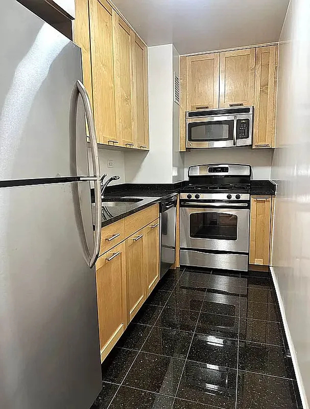 333 East 49th Street - Photo 2
