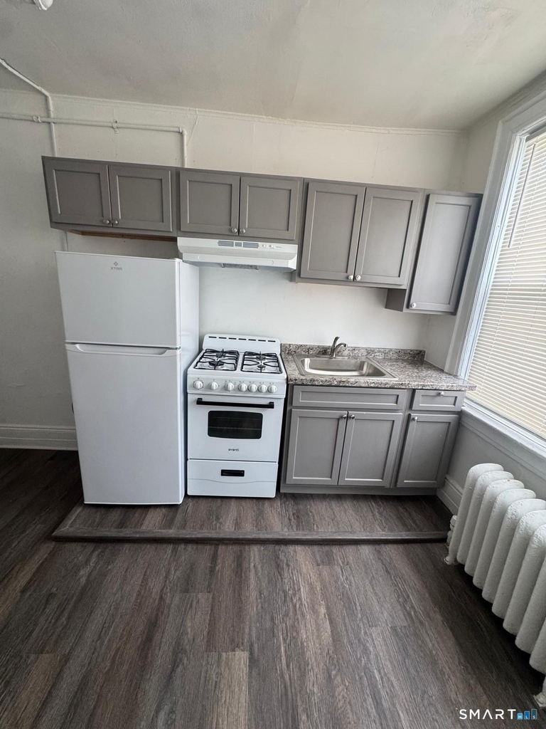 86 Pequonnock Street - Photo 0
