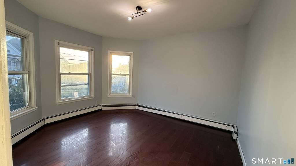 242 Madison Avenue - Photo 10