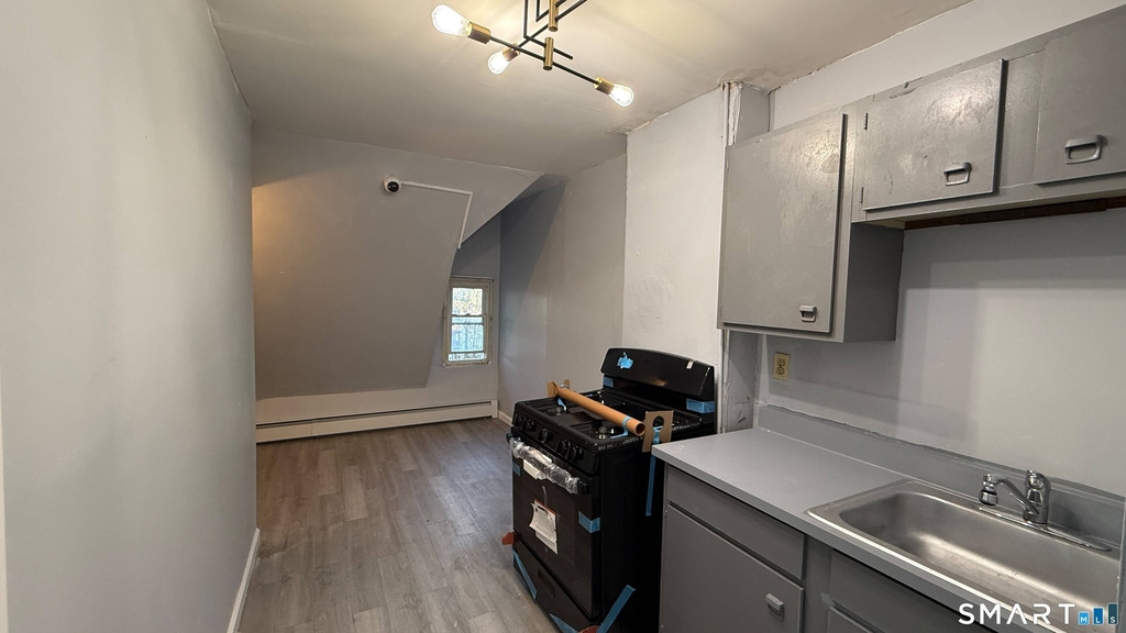 242 Madison Avenue - Photo 11