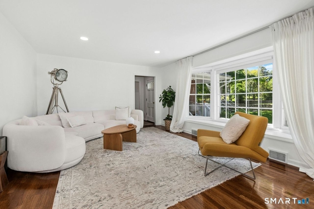 46 White Birch Road - Photo 4