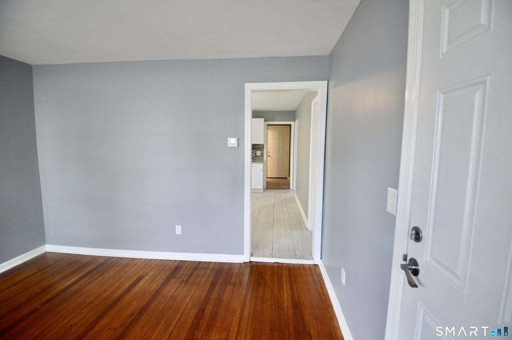 807 Brewster Street - Photo 4