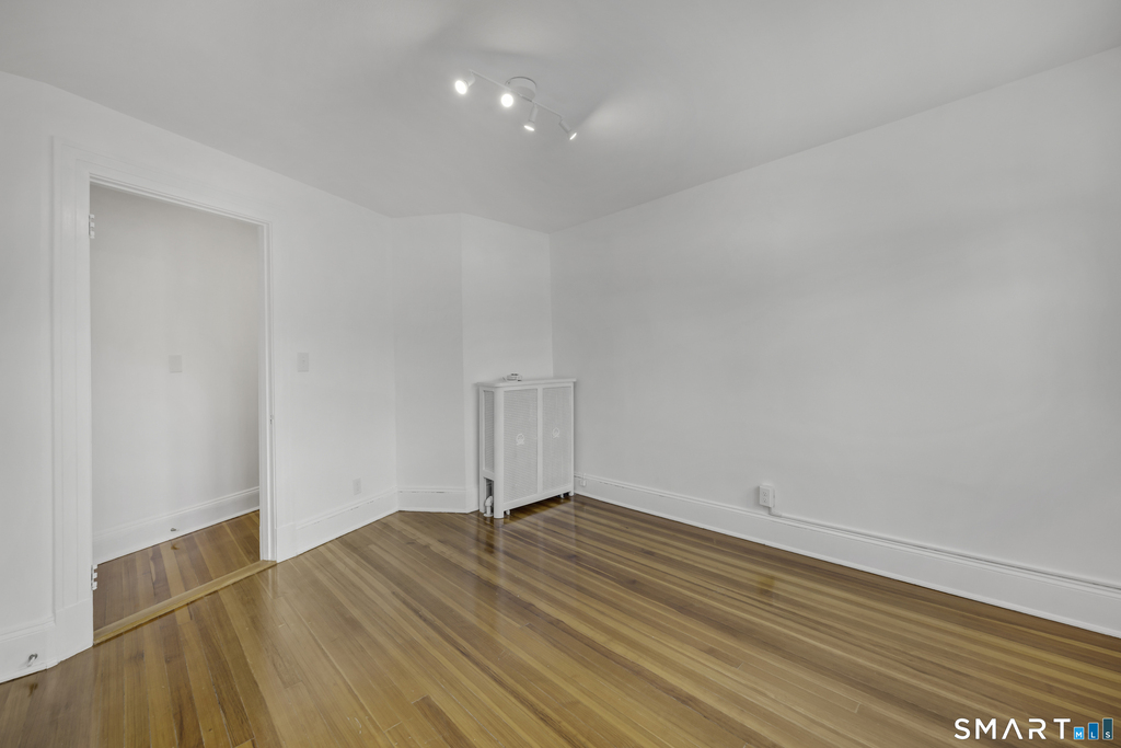 78 Lancaster Road - Photo 5