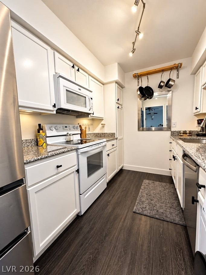 2867 Geary Place - Photo 6