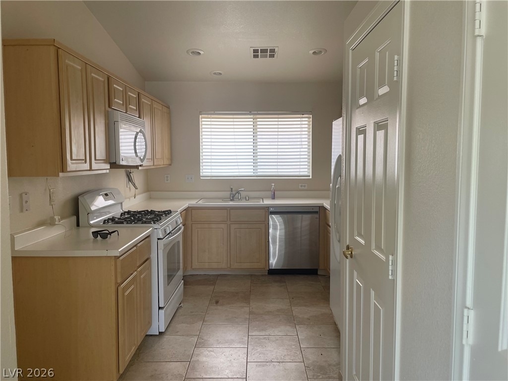 2400 Miki Court - Photo 13
