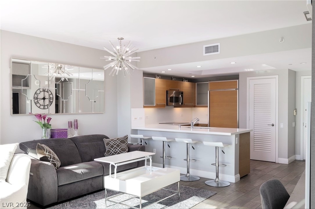 222 Karen Avenue - Photo 2