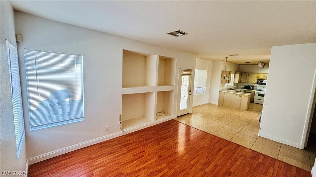 4402 Cinema Avenue - Photo 6