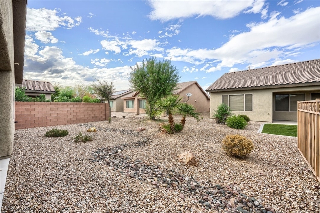 6160 Isola Peak Avenue - Photo 27