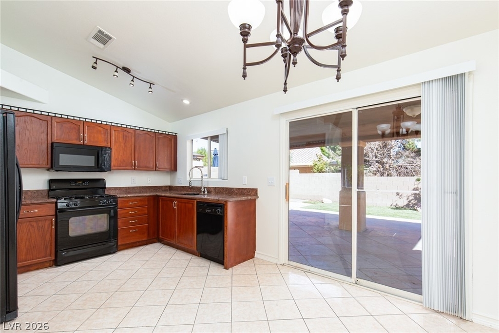 7900 White Grass Avenue - Photo 8