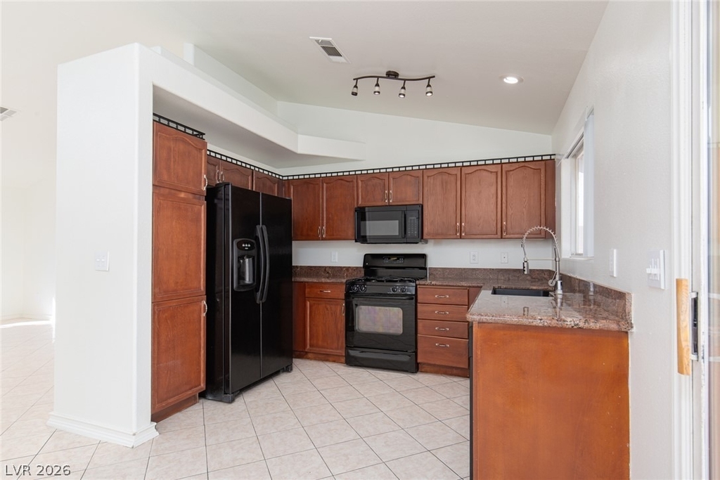 7900 White Grass Avenue - Photo 9