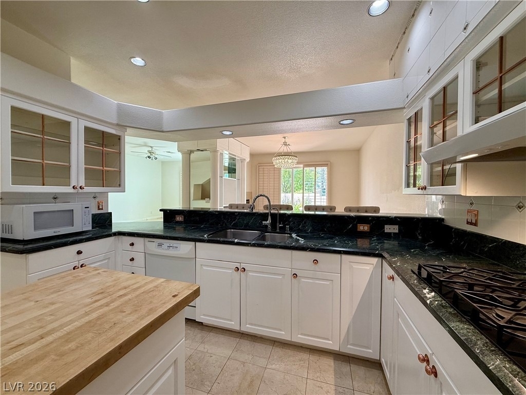 8729 Carlitas Joy Court - Photo 16