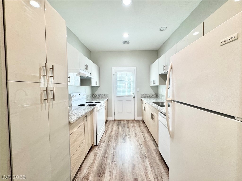 1370 Ogallala Street - Photo 4