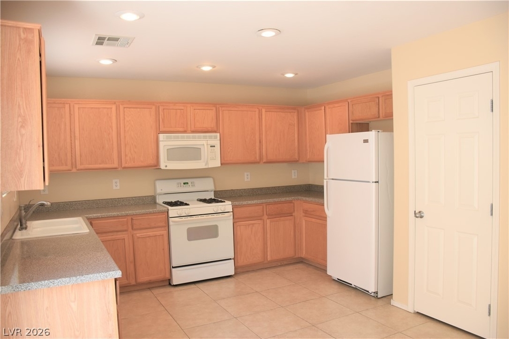 8217 Amphora Street - Photo 11