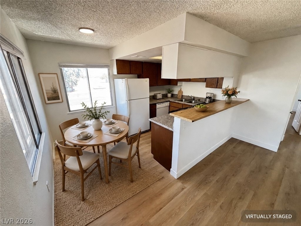3431 E Cheyenne Avenue - Photo 3