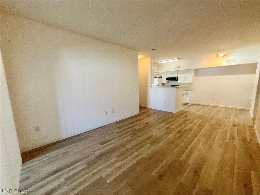2615 W Gary Avenue - Photo 0
