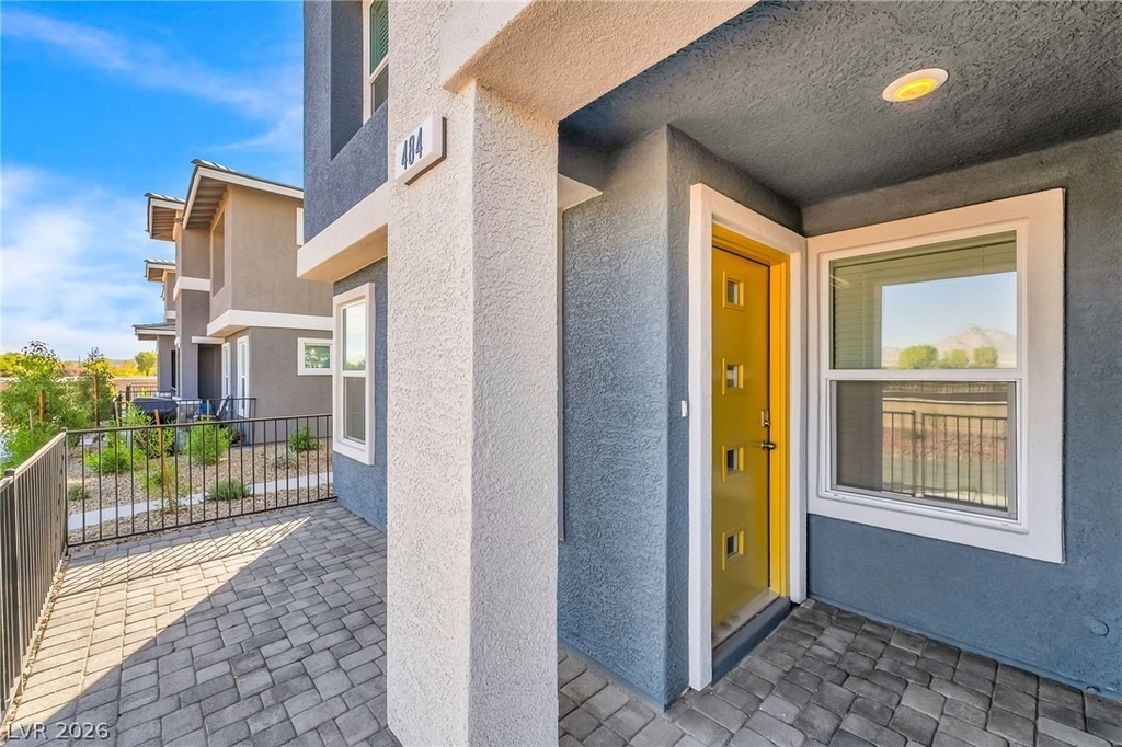 484 Golden Myna Avenue - Photo 2