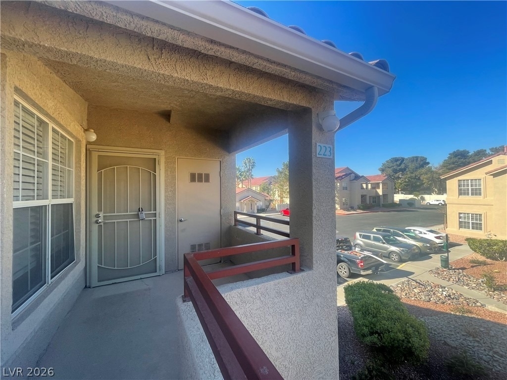 520 Arrowhead Trail - Photo 0