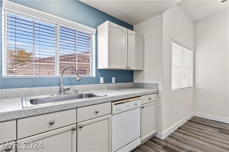 352 Amber Pine Street - Photo 4