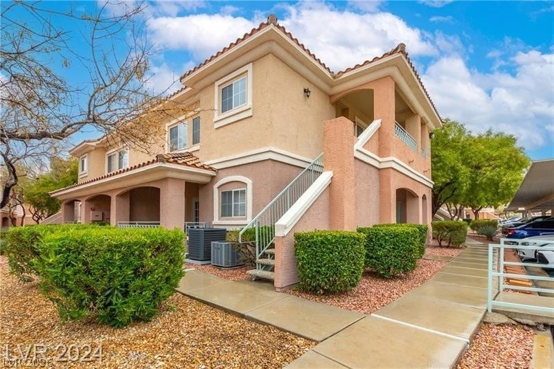 352 Amber Pine Street - Photo 0