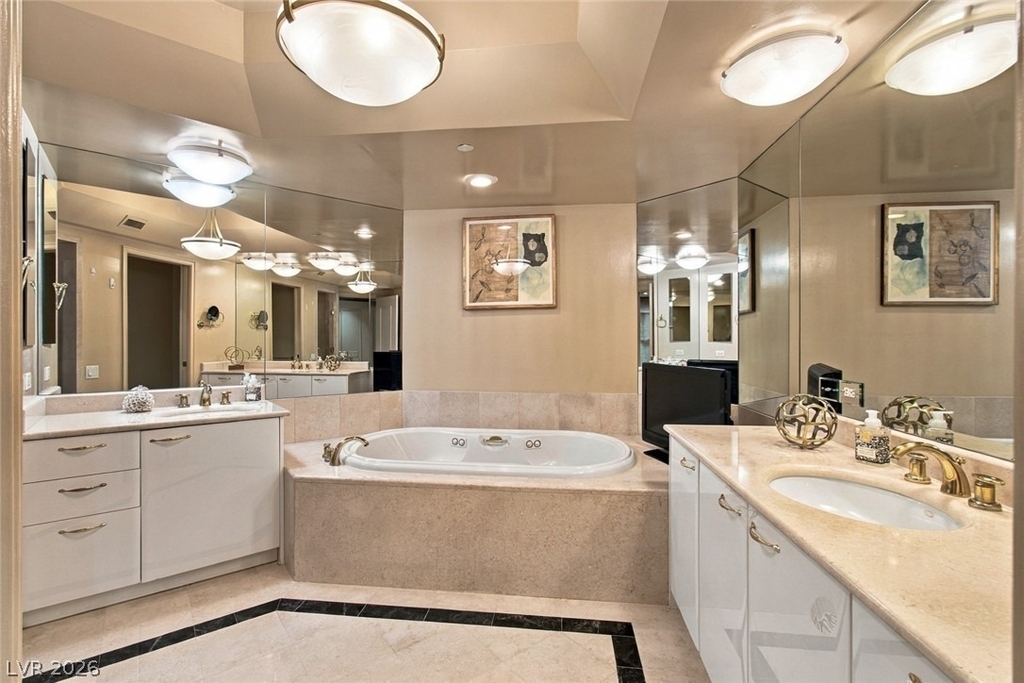2747 Paradise Road - Photo 14