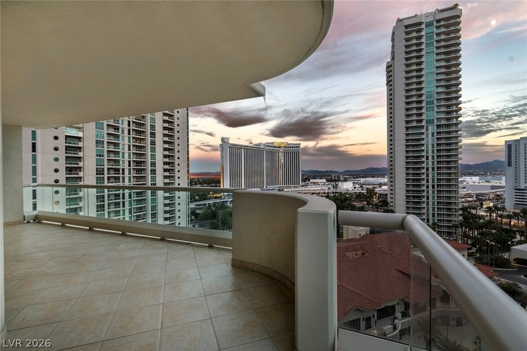 2747 Paradise Road - Photo 21