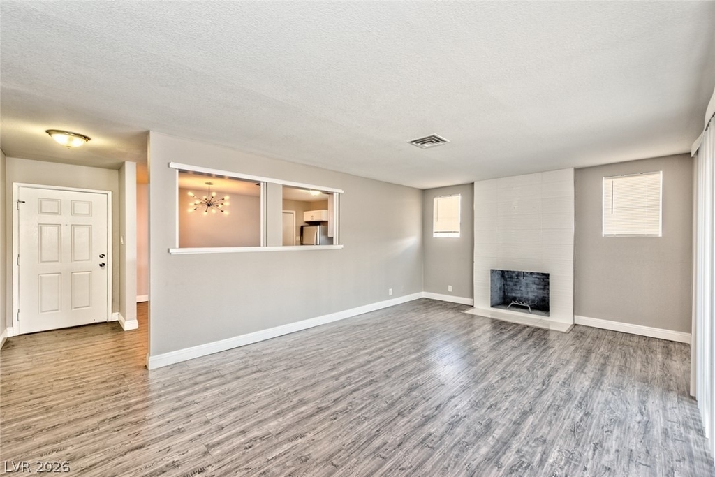 4421 Hillcrest Avenue - Photo 2