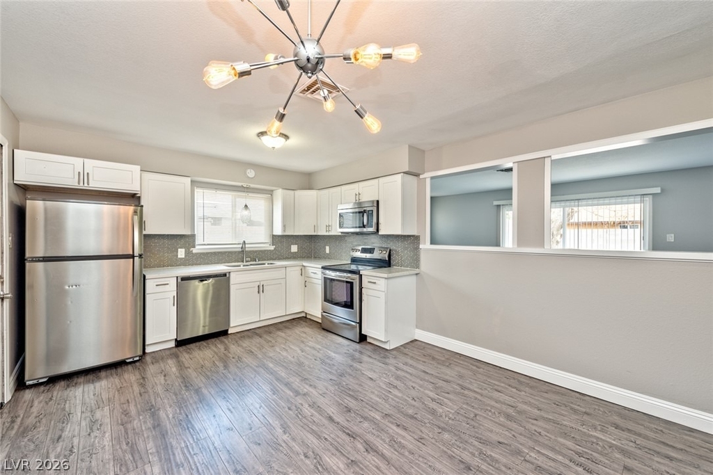 4421 Hillcrest Avenue - Photo 1
