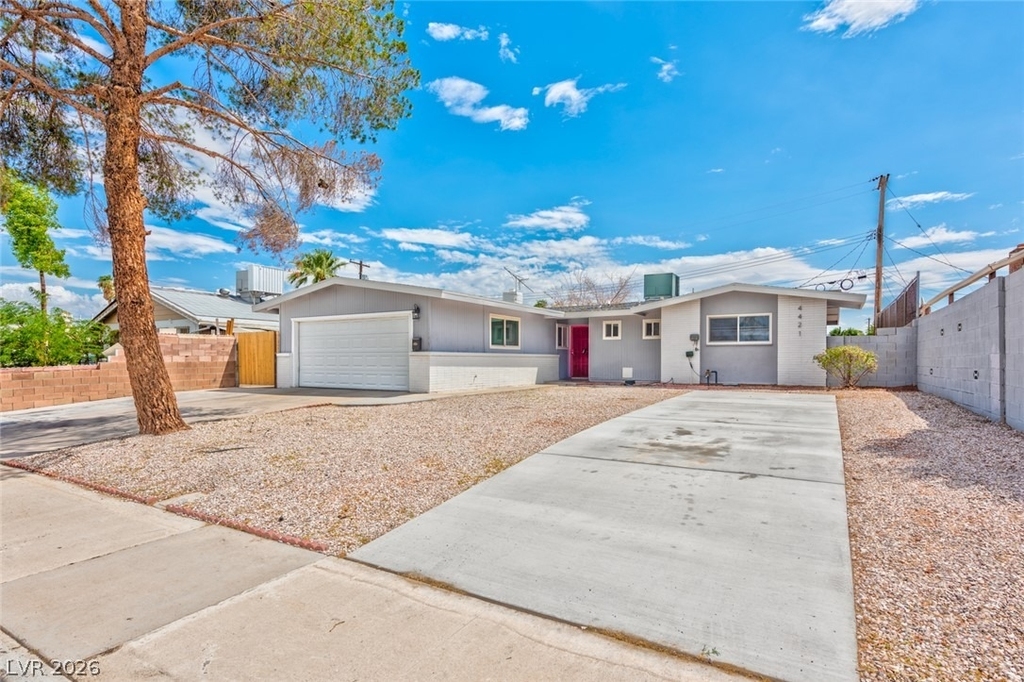 4421 Hillcrest Avenue - Photo 0