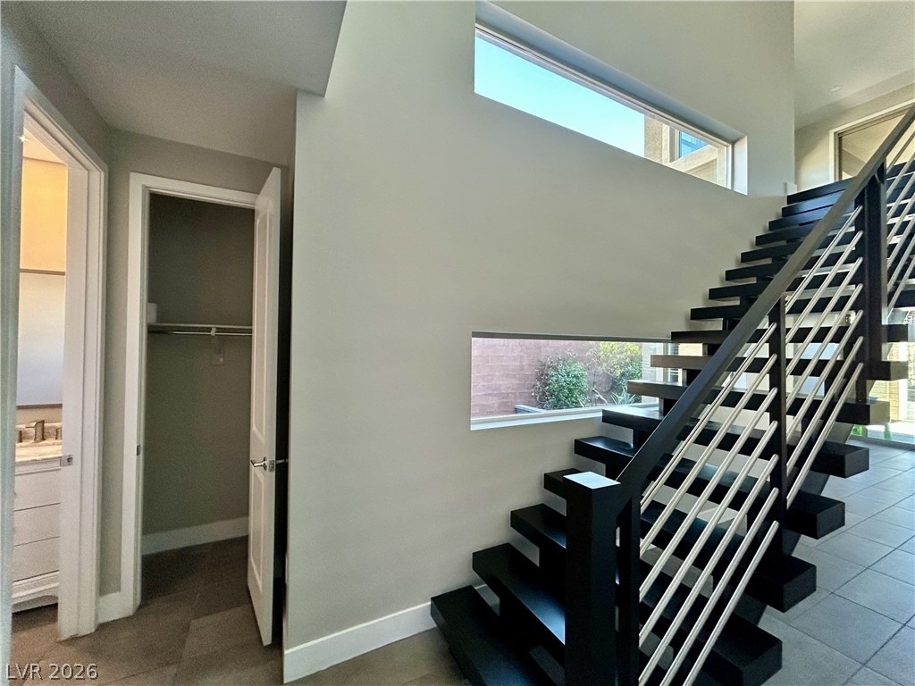 6040 Andezano Drive - Photo 2