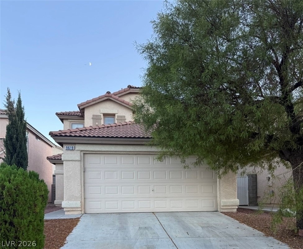 9619 Grapeland Avenue - Photo 0