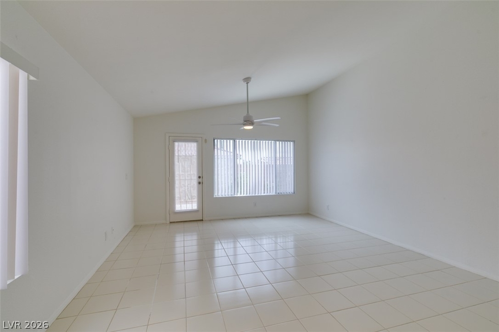 1920 Sondrio Drive - Photo 8