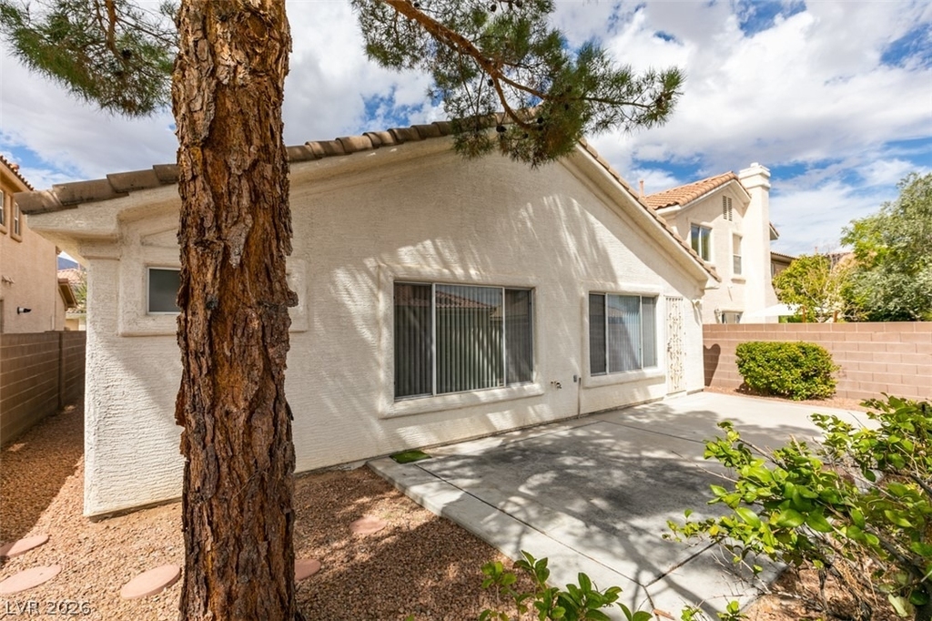 1920 Sondrio Drive - Photo 45