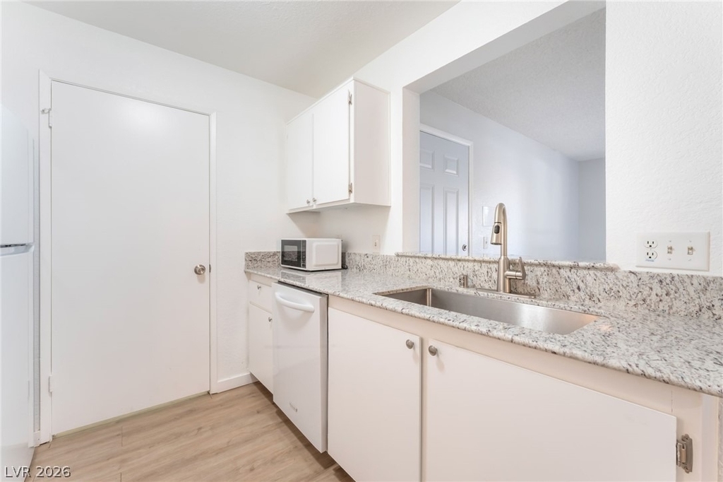 230 Mission Newport Lane - Photo 9