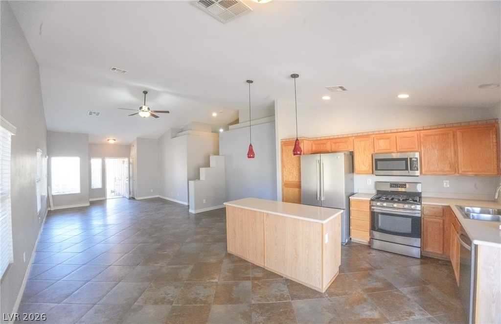 918 Cavaison Avenue - Photo 3