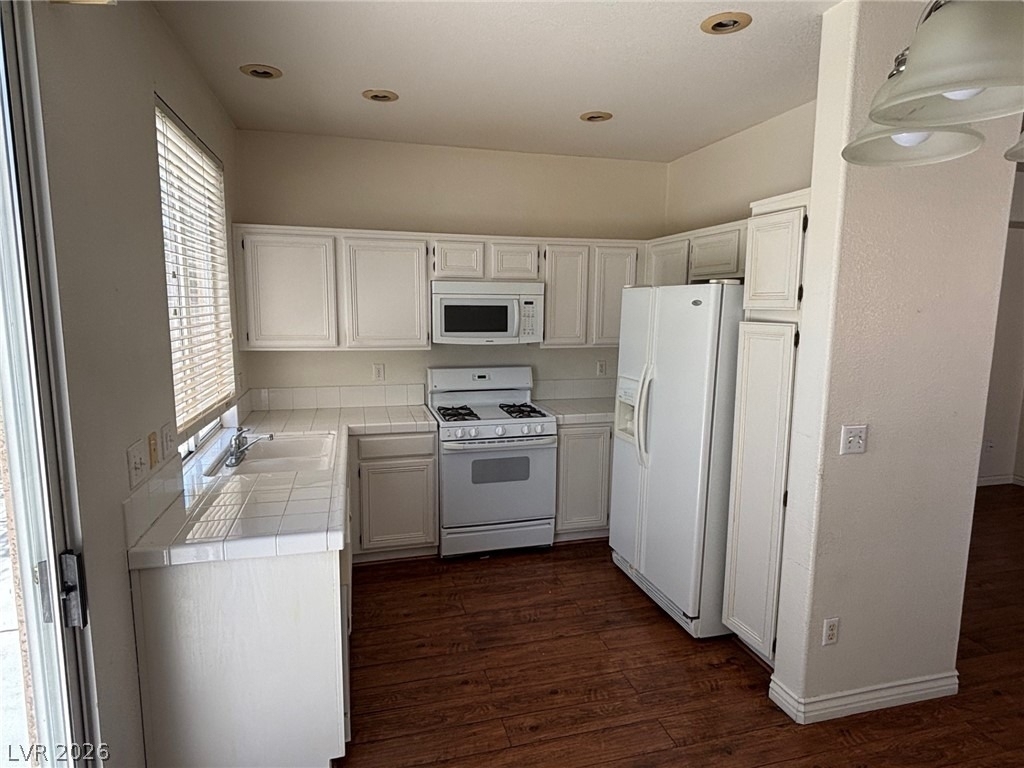 340 Magnolia Arbor Street - Photo 3