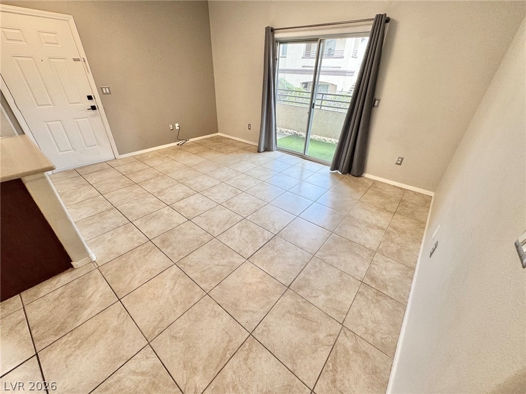 2291 W Horizon Ridge Parkway - Photo 5